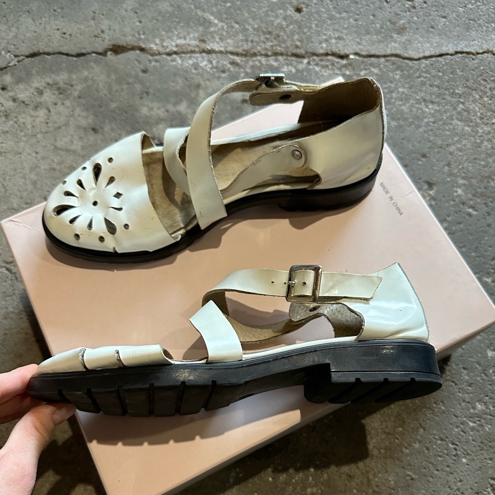 Women white sandals - Picture 2 of 3